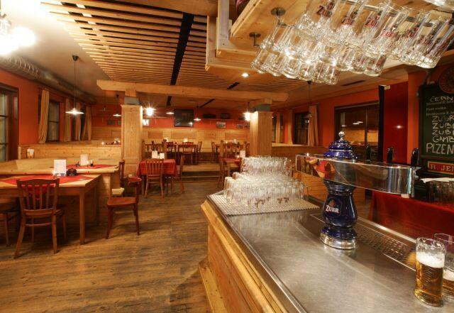 Hotel Saloon 즐린 외부 사진